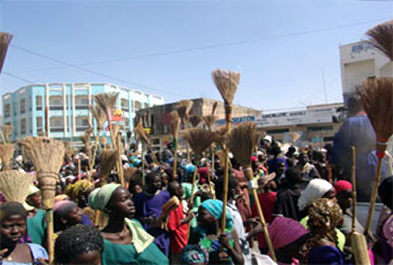 Opération de nettoiement de la ville de Diourbel en direction du Magal de Touba 2013