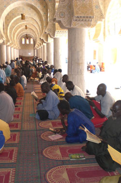 Lecture collective du Saint-Coran à Touba : la recommandation du khalif observée dans la ferveur