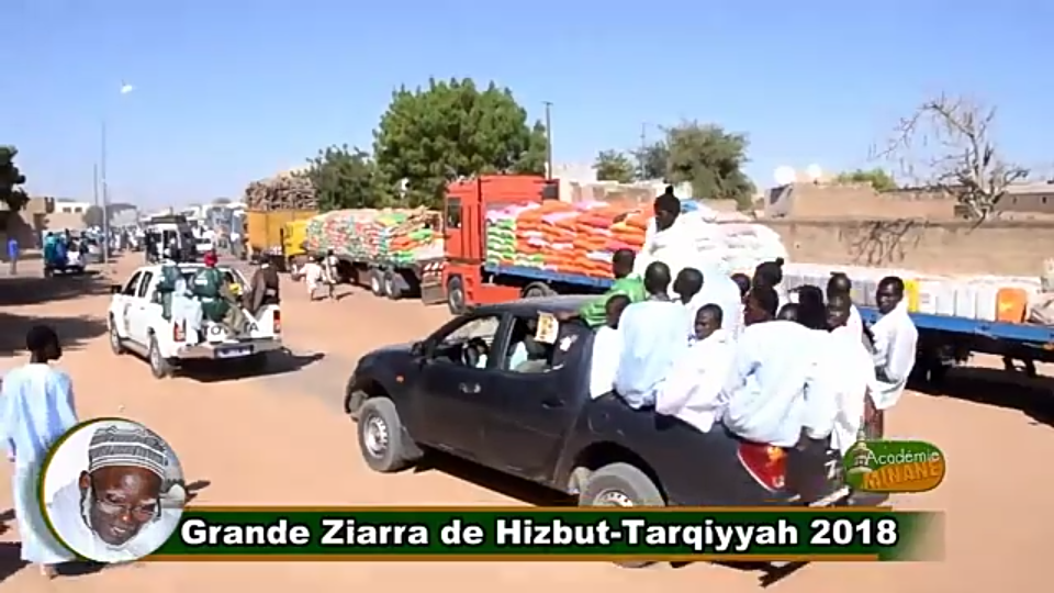 Hizbut Tarqiyyah En Convoi vert la Grande Ziarra auprès du Khalife Général des Mourides Serigne Mountakha Mbacke