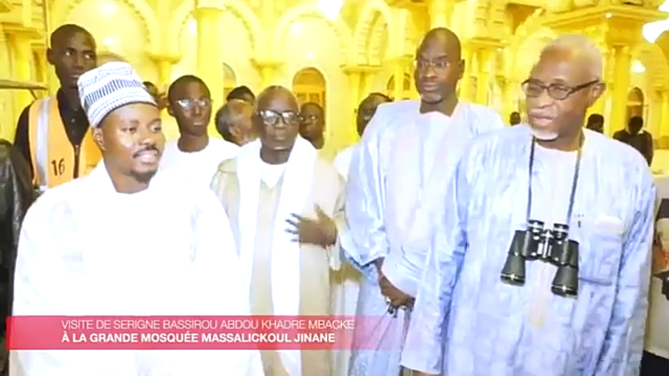 Visite de serigne bassirou abdou khadre a la Grande Mosquée Massalikoul de Dakar